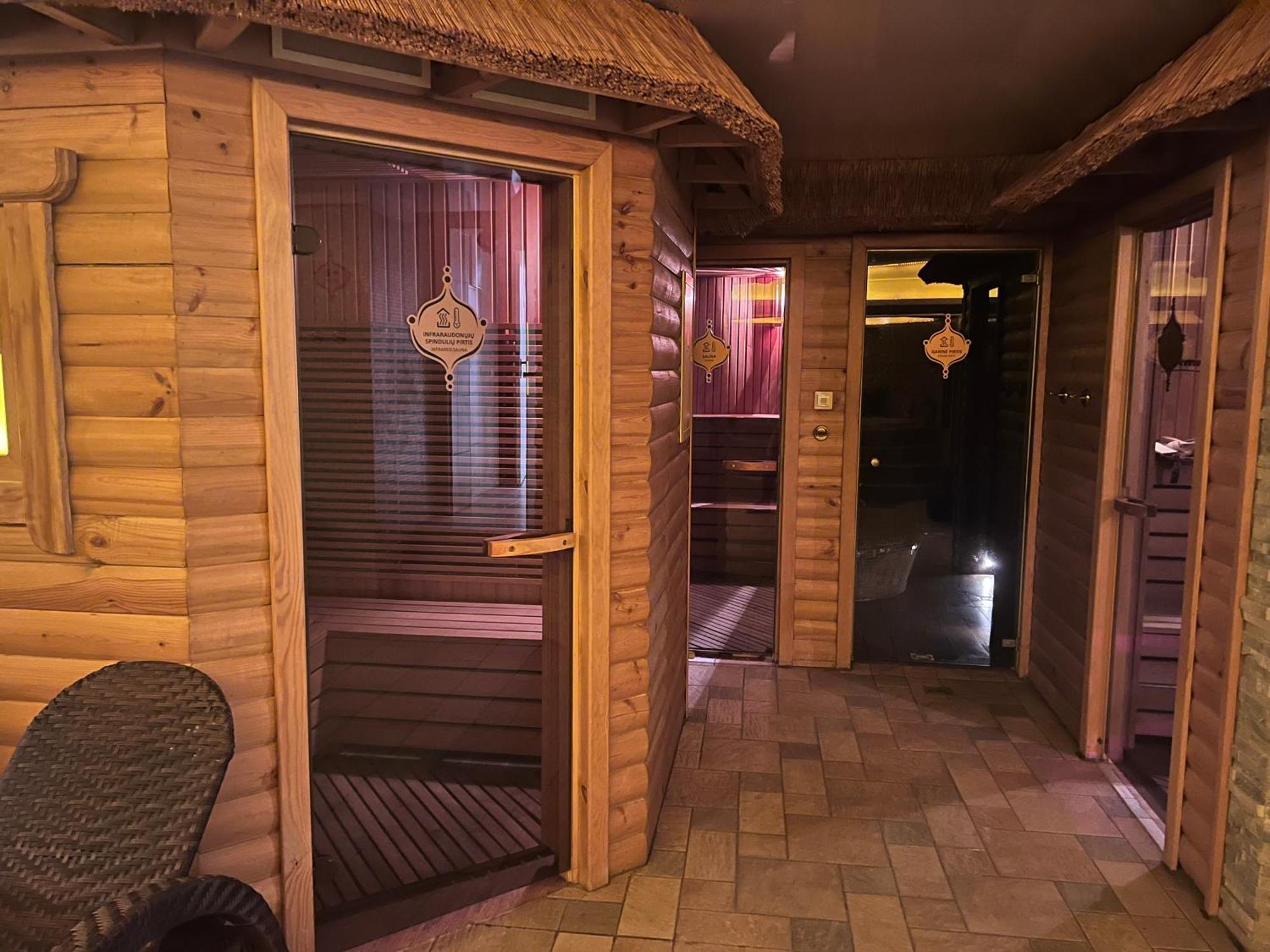 Baltazaras Aparthotel VNO Exteriör bild